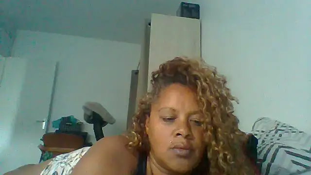 DOMINATRICESANDRA online show from June 3, 6:45 pm