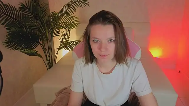 kira hatti online show from May 31, 1:11 am