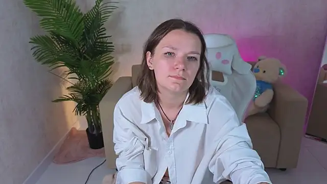 kira hatti online show from June 27, 12:33 pm