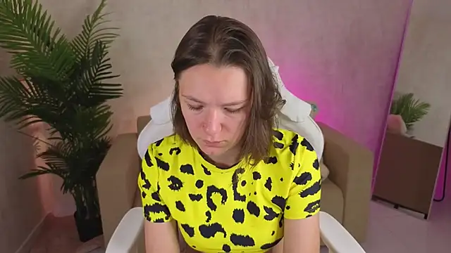 kira hatti online show from July 11, 1:17 am