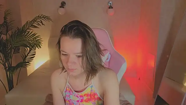 kira hatti online show from June 7, 1:11 am