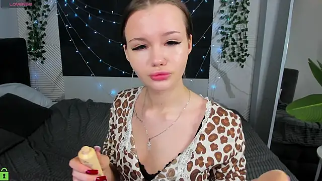 Ella Butler online show from June 3, 9:21 am