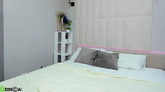 Ella Butler online show from July 7, 6:16 am