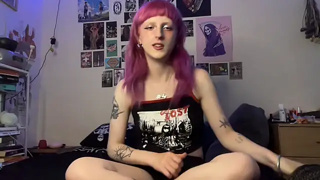 Snapshot of batzy666 chatting on June 16, 10:48 am batzy666 online show from June 16, 10:48 am