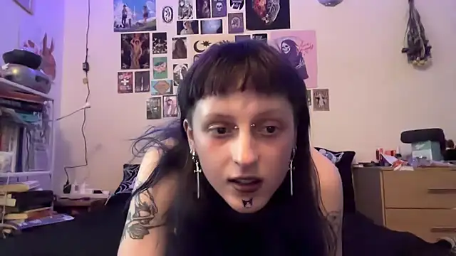 batzy666 online show from May 29, 12:22 pm