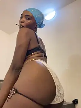 Snapshot of Honeybeespecial chatting on July 8, 7:03 pm Honeybeespecial online show from July 8, 7:03 pm