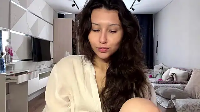 Snapshot of Alicekitty67 chatting on July 15, 7:15 am Alicekitty67 online show from July 15, 7:15 am