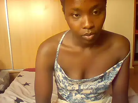 Snapshot of sweetmella_ chatting on May 30, 9:26 am sweetmella online show from May 30, 9:26 am