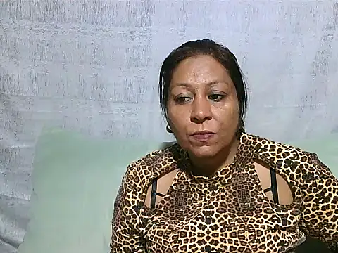 IndianSexyMilf69 online show from June 17, 5:07 am