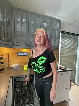 GermanMilfJasmin online show from June 14, 9:54 am