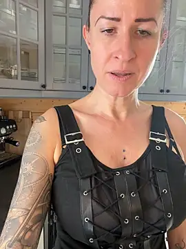GermanMilfJasmin online show from June 10, 8:37 am
