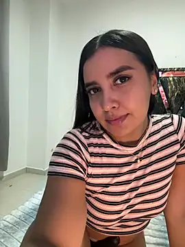 Snapshot of HaileyBieber_ chatting on June 7, 2:39 am HaileyBieber online show from June 7, 2:39 am