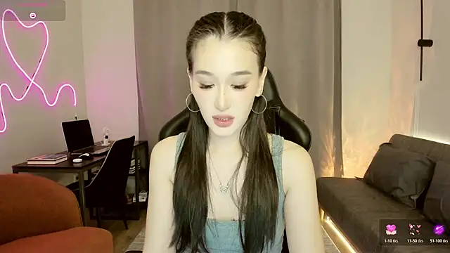 lilly mighty online show from July 1, 5:13 pm