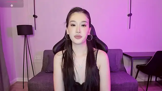 lilly mighty online show from June 22, 6:49 pm