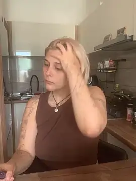 Snapshot of Ella_Bloom chatting on June 14, 9:21 am Ella Bloom online show from June 14, 9:21 am