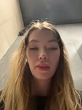 Dreamy Mia online show from June 4, 5:17 pm