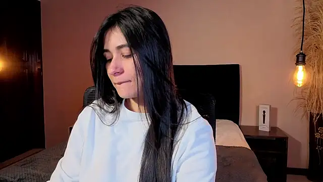 Snapshot of jackiie_ chatting on June 3, 2:33 pm jackiie online show from June 3, 2:33 pm