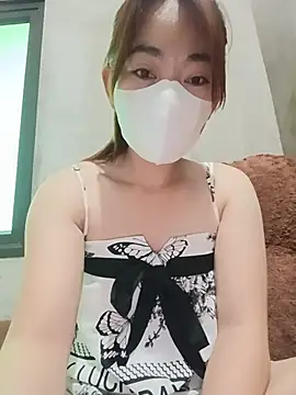 Snapshot of -Trinina- chatting on July 6, 9:16 am -Trinina- online show from July 6, 9:16 am
