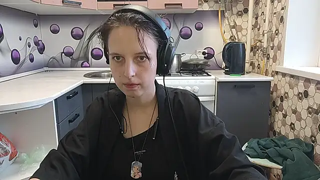 Snapshot of Saranade chatting on June 28, 4:57 pm Saranade online show from June 28, 4:57 pm
