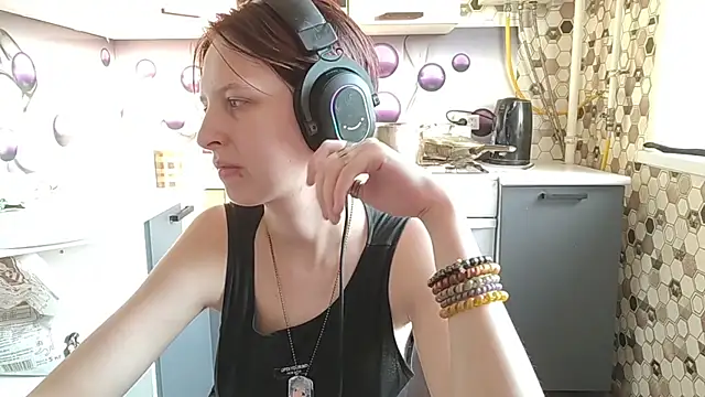Snapshot of Saranade chatting on July 9, 3:22 pm Saranade online show from July 9, 3:22 pm