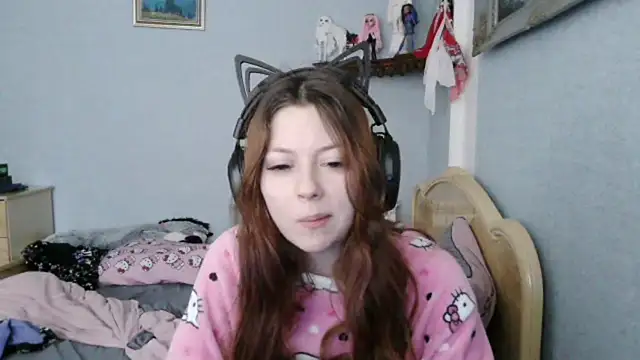 Snapshot of AlessiaViolet chatting on July 1, 9:31 am AlessiaViolet online show from July 1, 9:31 am