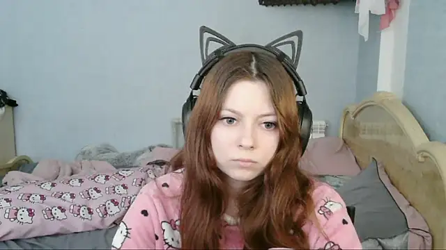 Snapshot of AlessiaViolet chatting on June 27, 12:22 pm AlessiaViolet online show from June 27, 12:22 pm