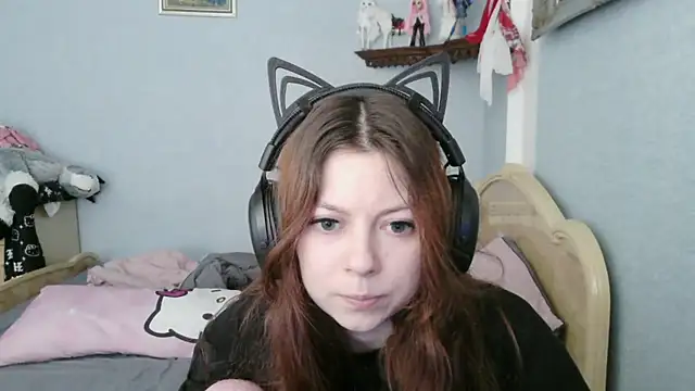 Snapshot of AlessiaViolet chatting on June 30, 9:20 am AlessiaViolet online show from June 30, 9:20 am
