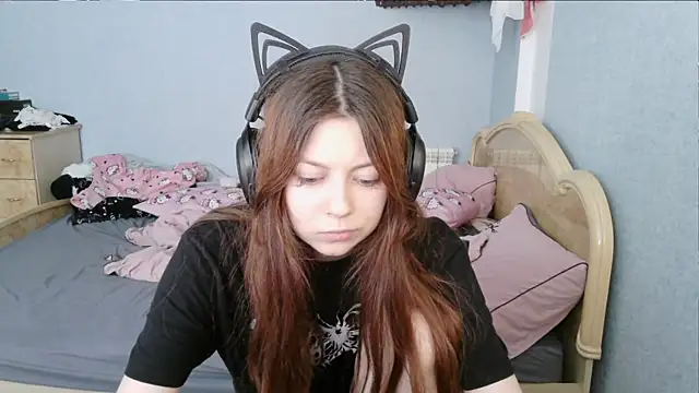 Snapshot of AlessiaViolet chatting on June 10, 10:16 am AlessiaViolet online show from June 10, 10:16 am