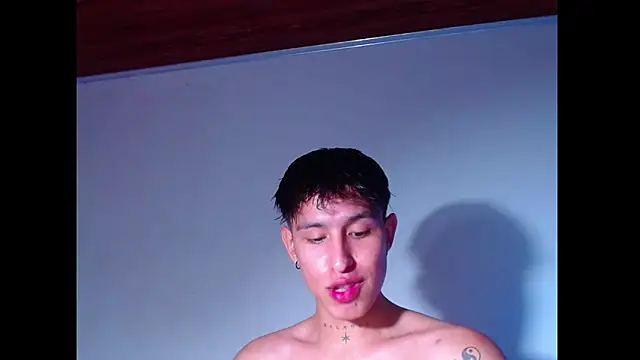 rowanbig online show from June 15, 10:42 pm