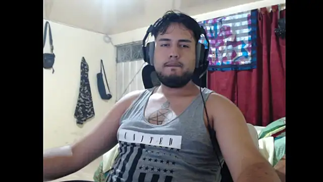 Snapshot of guillerme_08 chatting on July 10, 8:09 pm guillerme 08 online show from July 10, 8:09 pm