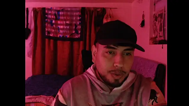 Snapshot of guillerme_08 chatting on July 9, 7:24 pm guillerme 08 online show from July 9, 7:24 pm
