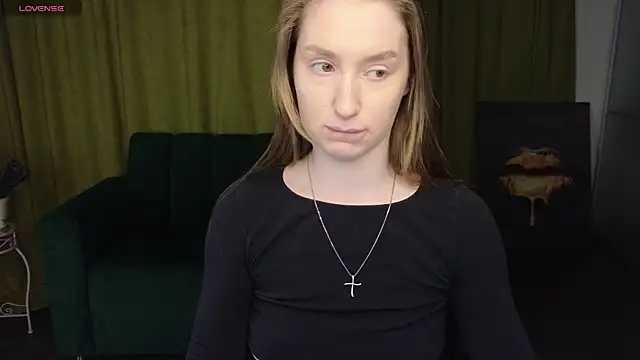 Snapshot of AlisaFoxis chatting on July 10, 5:35 pm AlisaFoxis online show from July 10, 5:35 pm