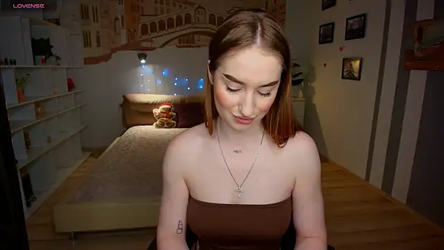 Snapshot of AlisaFoxis chatting on July 12, 5:47 pm AlisaFoxis online show from July 12, 5:47 pm