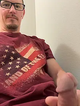 Snapshot of Hardpaul85 chatting on June 21, 1:28 pm Hardpaul85 online show from June 21, 1:28 pm