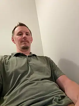 Snapshot of Hardpaul85 chatting on June 4, 9:52 pm Hardpaul85 online show from June 4, 9:52 pm