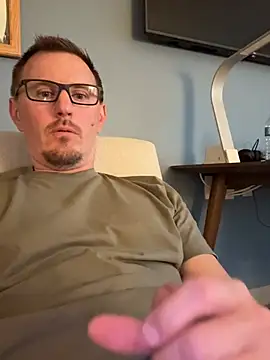 Snapshot of Hardpaul85 chatting on June 26, 12:05 am Hardpaul85 online show from June 26, 12:05 am