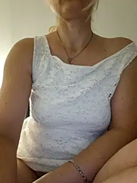 Snapshot of Alaska-perla chatting on July 8, 10:10 pm Alaska-perla online show from July 8, 10:10 pm