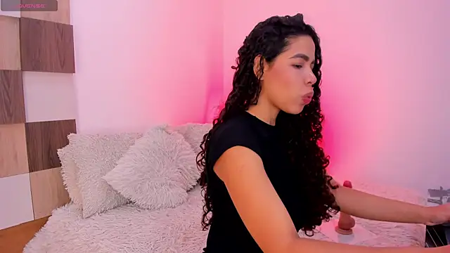 LarissaDesire online show from June 1, 11:43 am