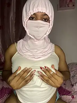 Hornybambie online show from May 28, 11:54 pm