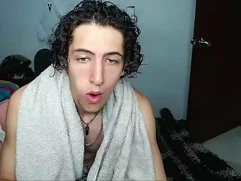 Snapshot of kervs_id chatting on June 24, 5:00 pm kervs id online show from June 24, 5:00 pm