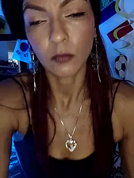 Snapshot of hannapettit chatting on June 25, 7:19 pm hannapettit online show from June 25, 7:19 pm