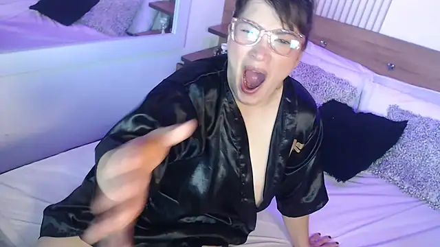 ValentinaGreyy online show from June 27, 12:05 am