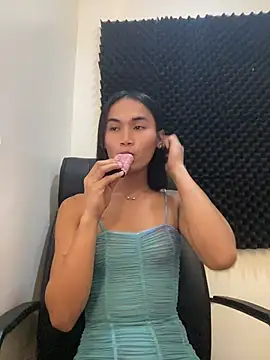 Snapshot of bigcock_janine chatting on June 27, 11:16 am bigcock janine online show from June 27, 11:16 am