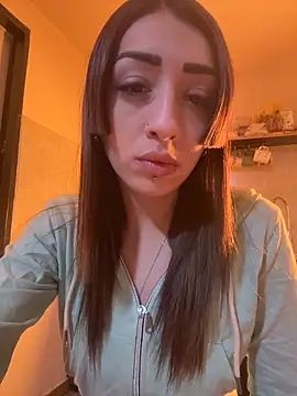Snapshot of Dulce-Luci chatting on June 1, 6:29 pm Dulce-Luci online show from June 1, 6:29 pm