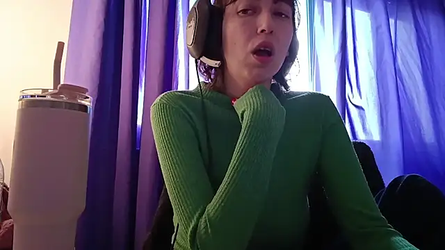 Julixta online show from May 29, 3:51 pm