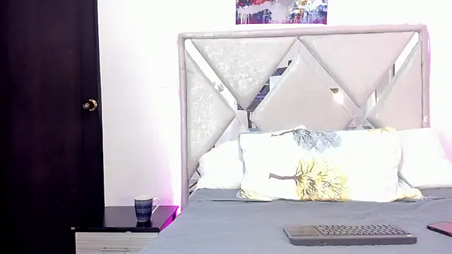 Lucas cruz1 online show from June 6, 3:23 am
