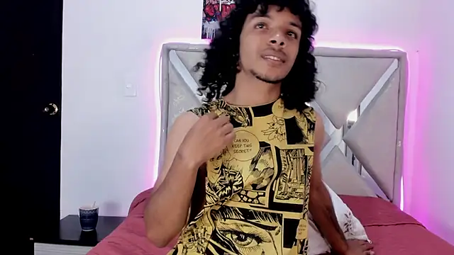 Lucas cruz1 online show from June 16, 3:06 am
