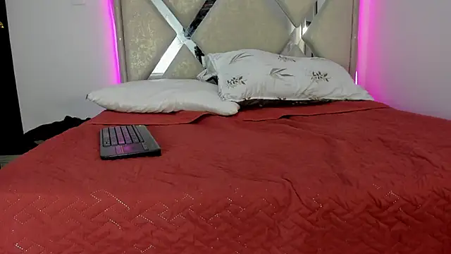 Lucas cruz1 online show from June 19, 3:23 am