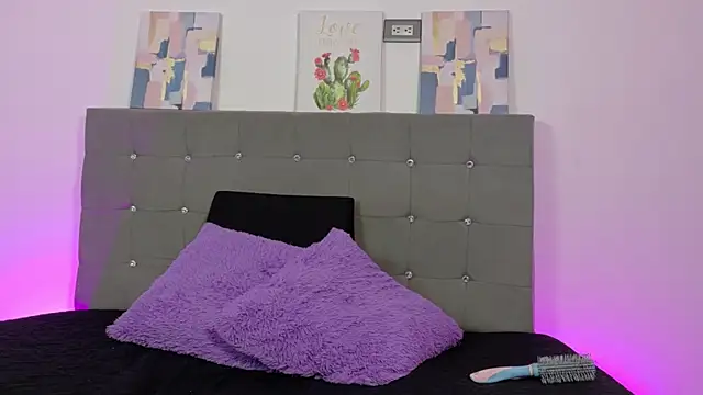 Snapshot of Nira_Lux chatting on June 25, 5:12 am Nira Lux online show from June 25, 5:12 am