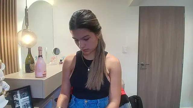 Snapshot of emilyvex chatting on May 29, 9:32 pm emilyvex online show from May 29, 9:32 pm